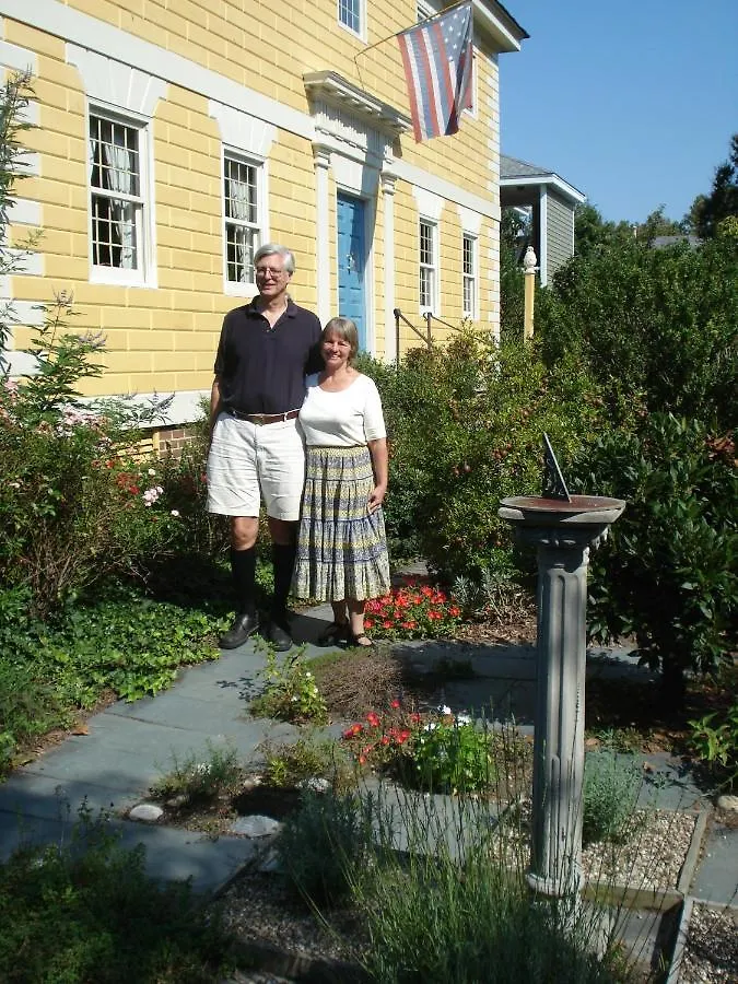 Newport House Bed & Breakfast Γουίλιαμσμπεργκ